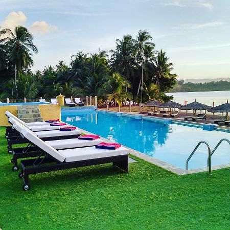 Foxy'S Beach Resort Сан-Висенте Экстерьер фото